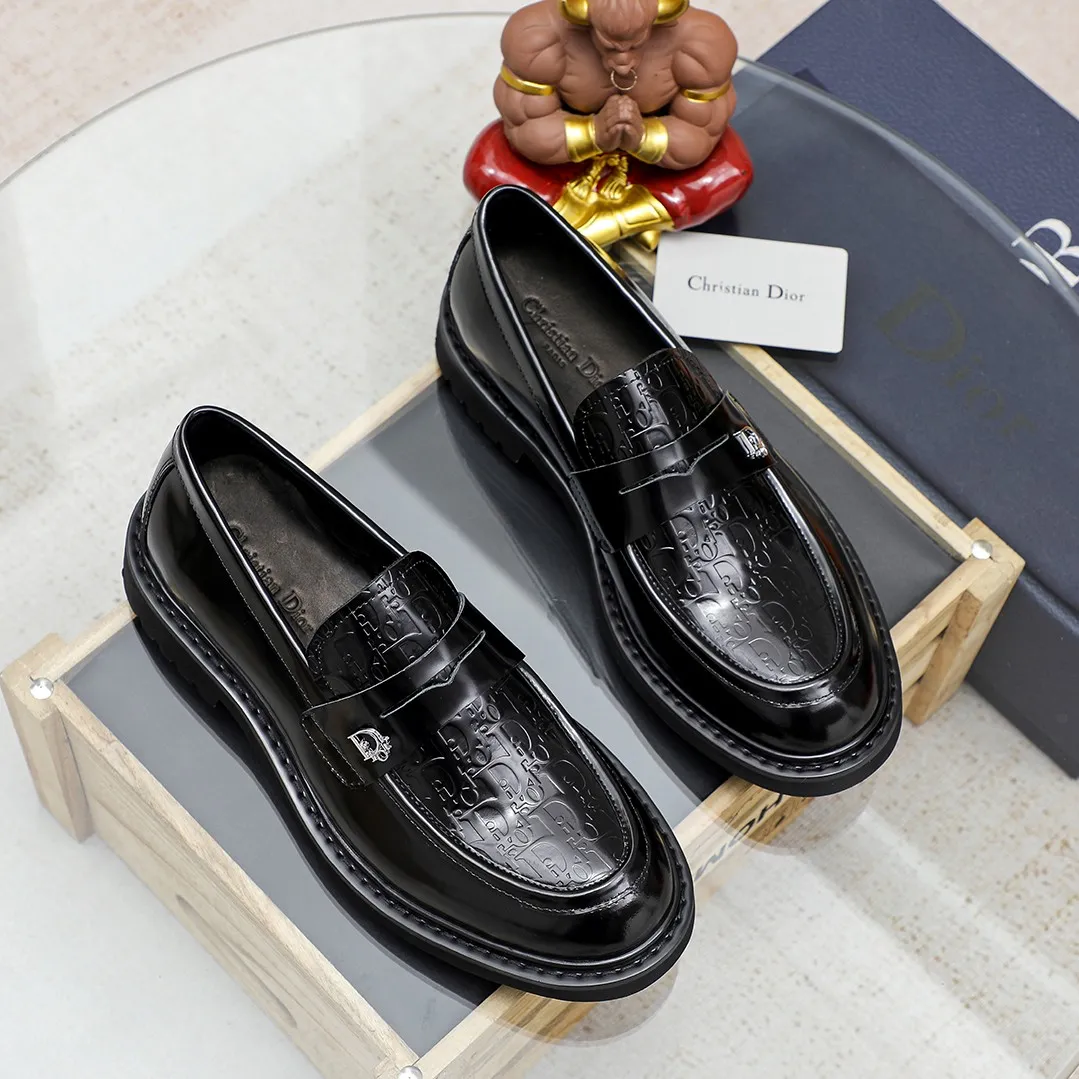 Men's shoes 💰520🕷️🕷️[Dior] Dior's new casual men's shoes are launched in Hong Kong counters. Official website 1:1 production. Italian woven cowhide + water-dyed 🐂 leather lining. Designed by European and American masters. Perfect shape to create counter quality, solid color rubber wear-resistant outsole and classic dazzling toe! Super versatile and very comfortable. High-end without losing taste, fashionable and novel! ! Absolute focus! 8 colors available! Code number 38-45……